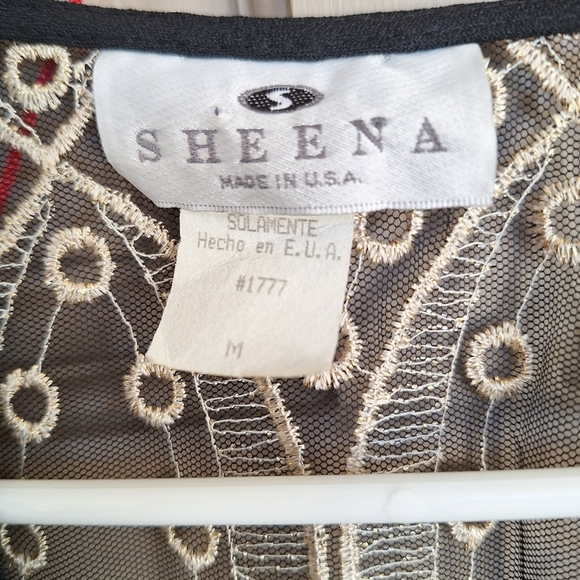 Sheena Party Top Brooch Clasp SzM Short Sleeves Gold Lace Black Collar Very Nice - Picture 3 of 7